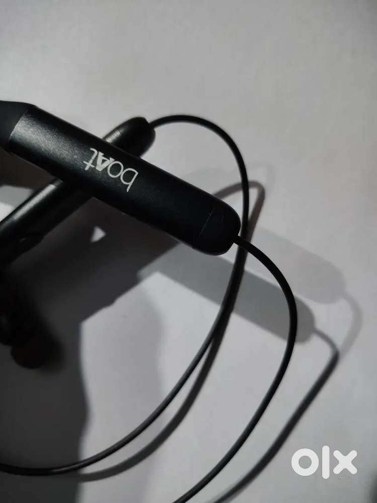 BoAt Rockerz 333 Neckband Blutooth