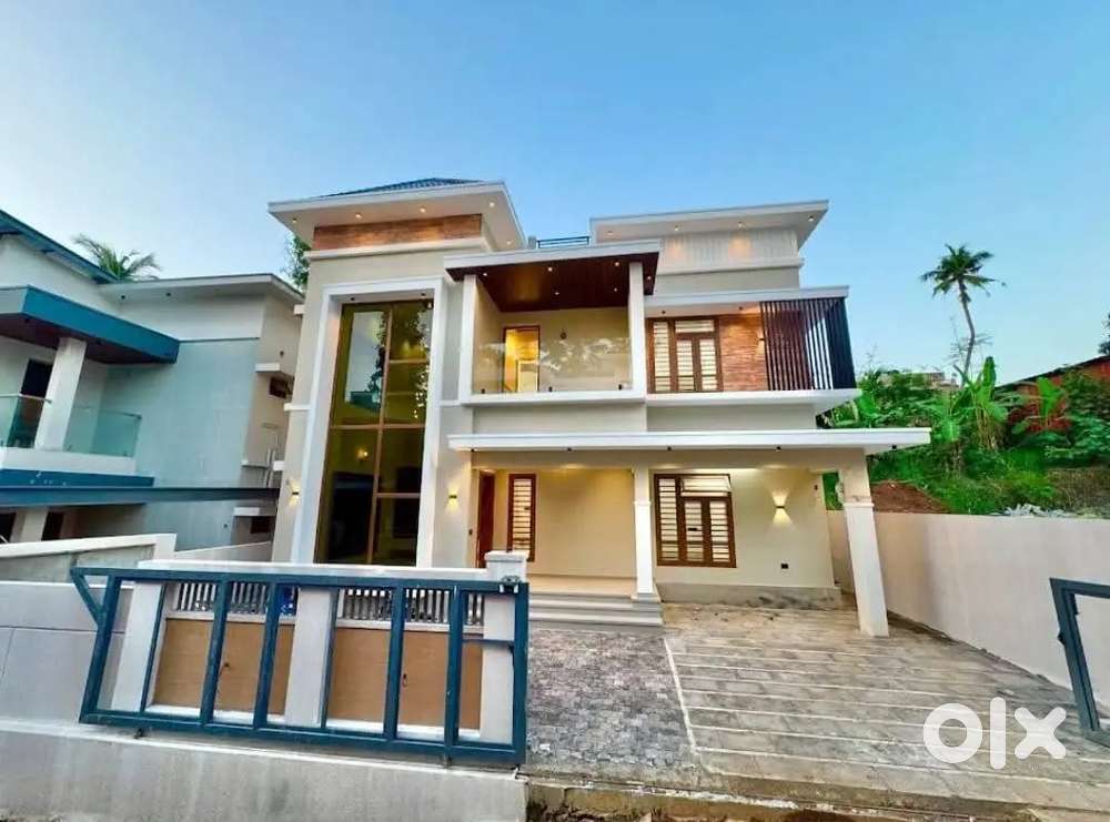 5.6CENT KAKKANAD THENGOD 4BHK NEW VILLA