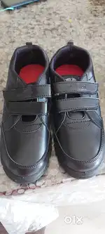 Brand new unisex school shoes in size 7 at heavy discount