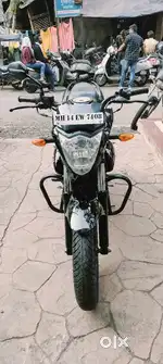 A suzuki Gixxer dish brack bike is good condition