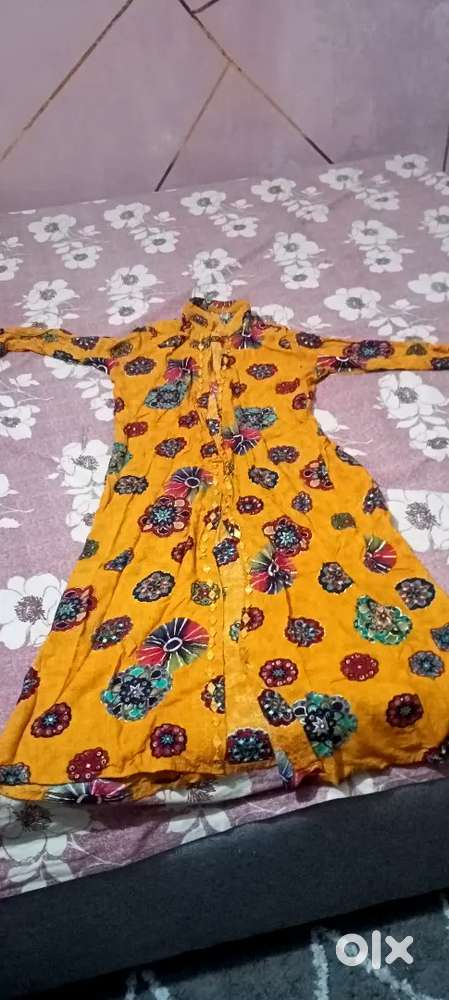woman cotton long shrug
