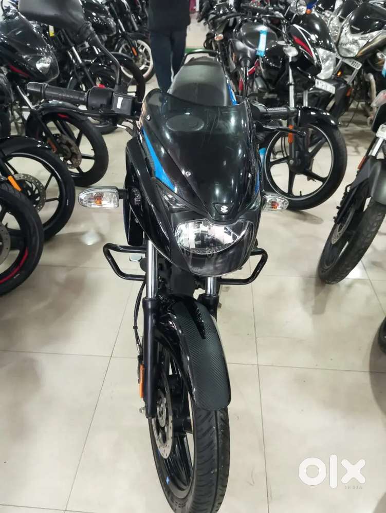 Pulsar 2024 model in good condition blue and black colour