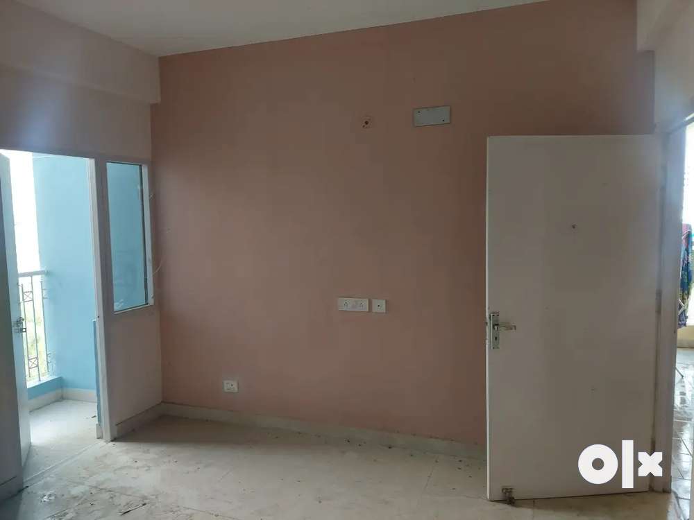 2 room set flat in drishti apartment in solitaire valley