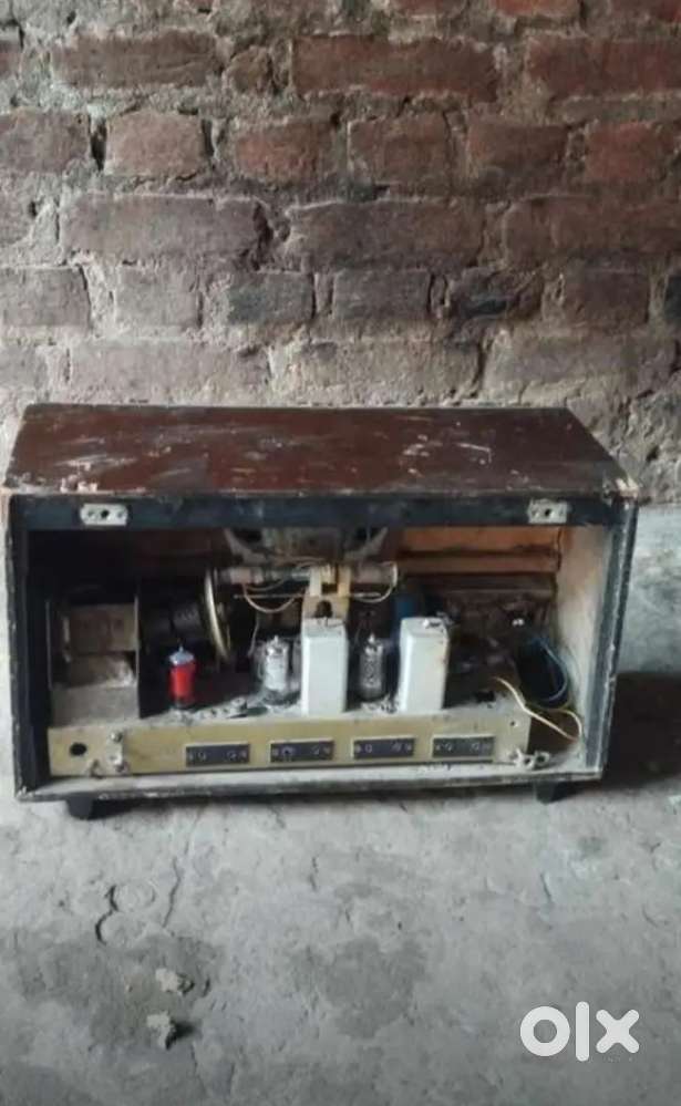 Old radio Philips