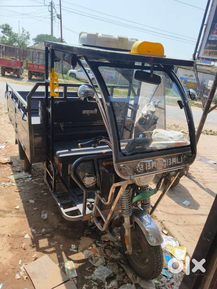 BAHUBALI LODER RIKSHWA EV