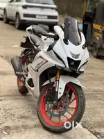 Yamaha r15 v4