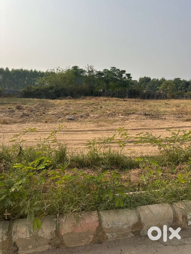 6 marla corner plot for sale