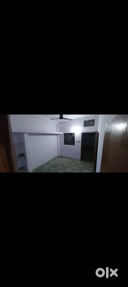 1RK room available for student boys girls & job professional