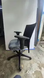 FEATHERLITE OFFICE REVALVING CHAIRS