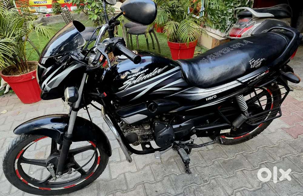 Splendor super in very good condition first owner all papers complete