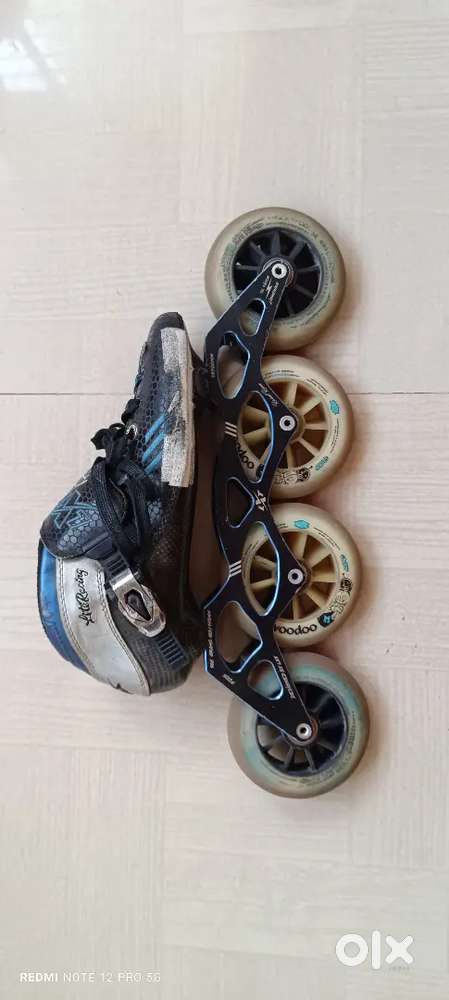 Skating shoes