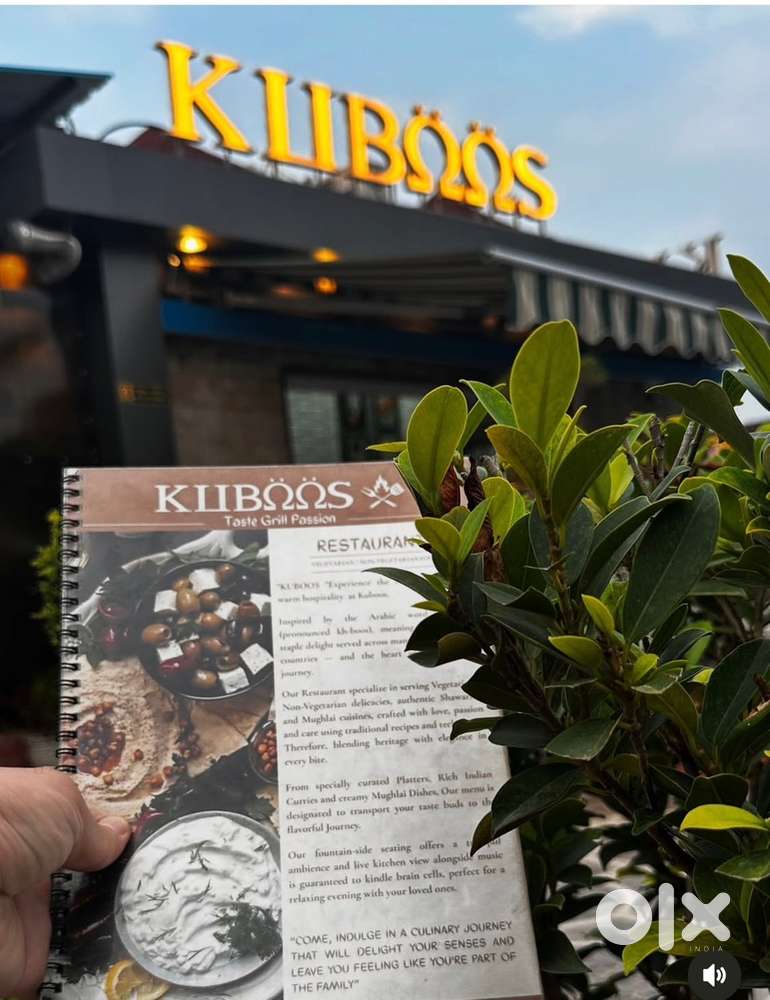 Serving staff restaurant