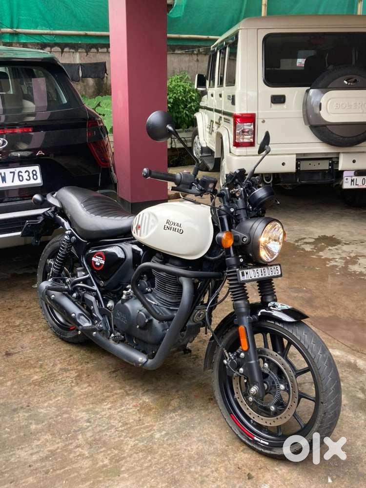 2023 Hunter 350 in Dapper White