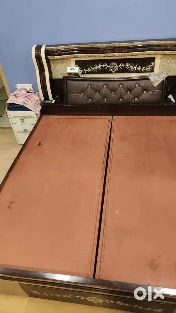 Double bed with box in good condition, 75 inch length, 70 inch width,