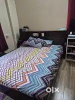 King size bed (pepperfry) 6×7'