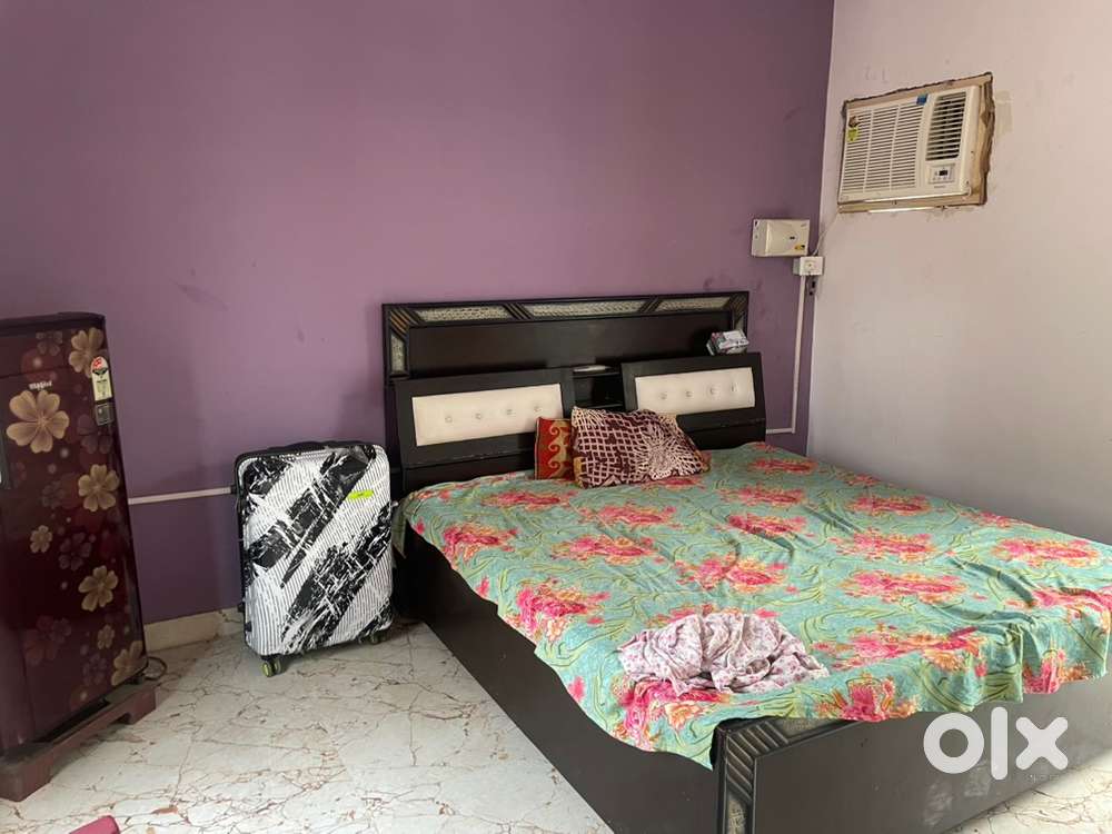 No brokerage, 1fully furnished room wid attached lat bath, personal