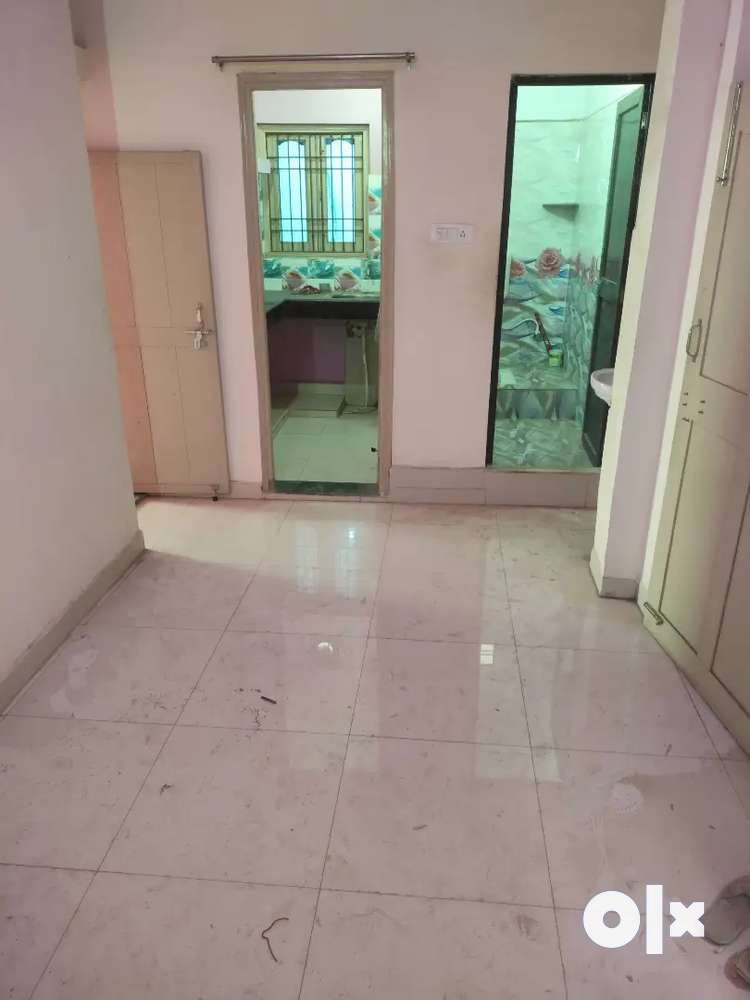 2bhk new flat with big balcony || rent - 9000/- || Near Shiva ji park