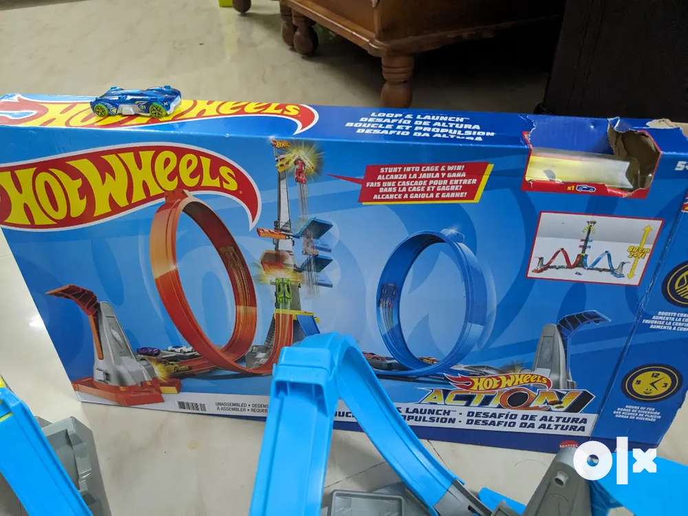 Hot Wheels Loop and Launch - tracks