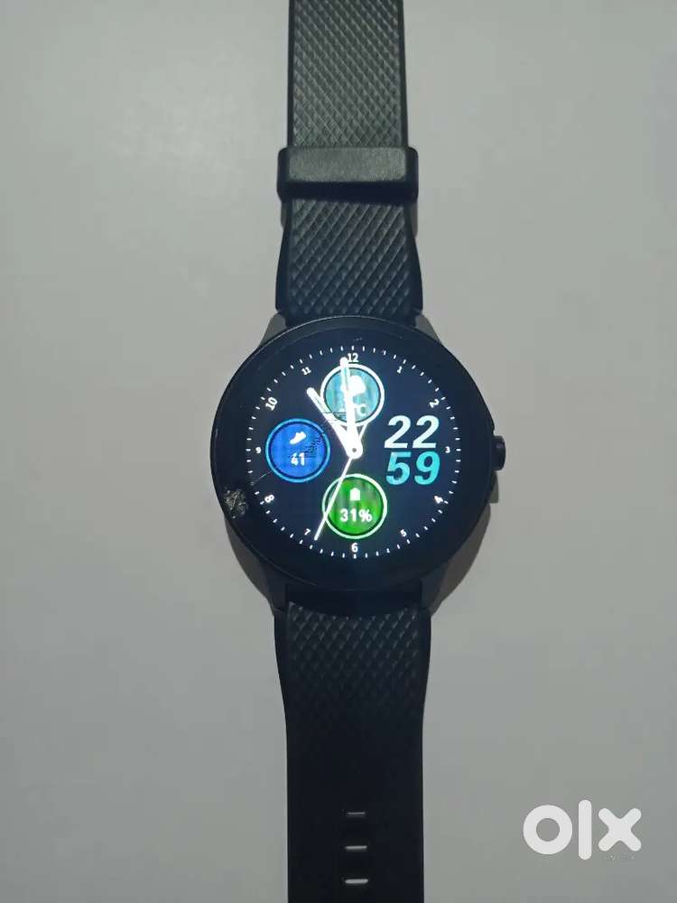 NOISE FUSE SMARTWATCH.