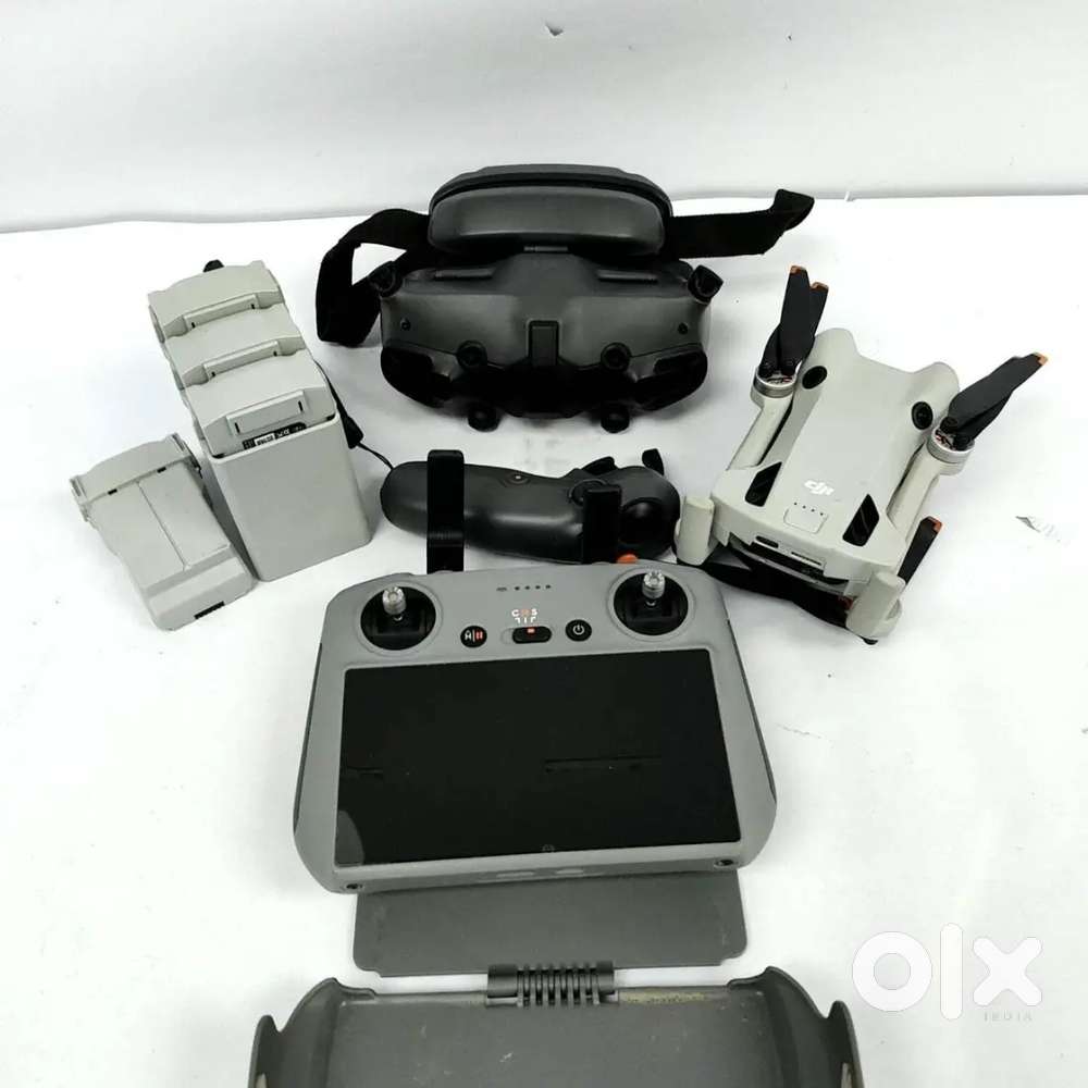 DJI Mini 4 Pro 4K Camera Drone MT4MFVD Fly More Combo
