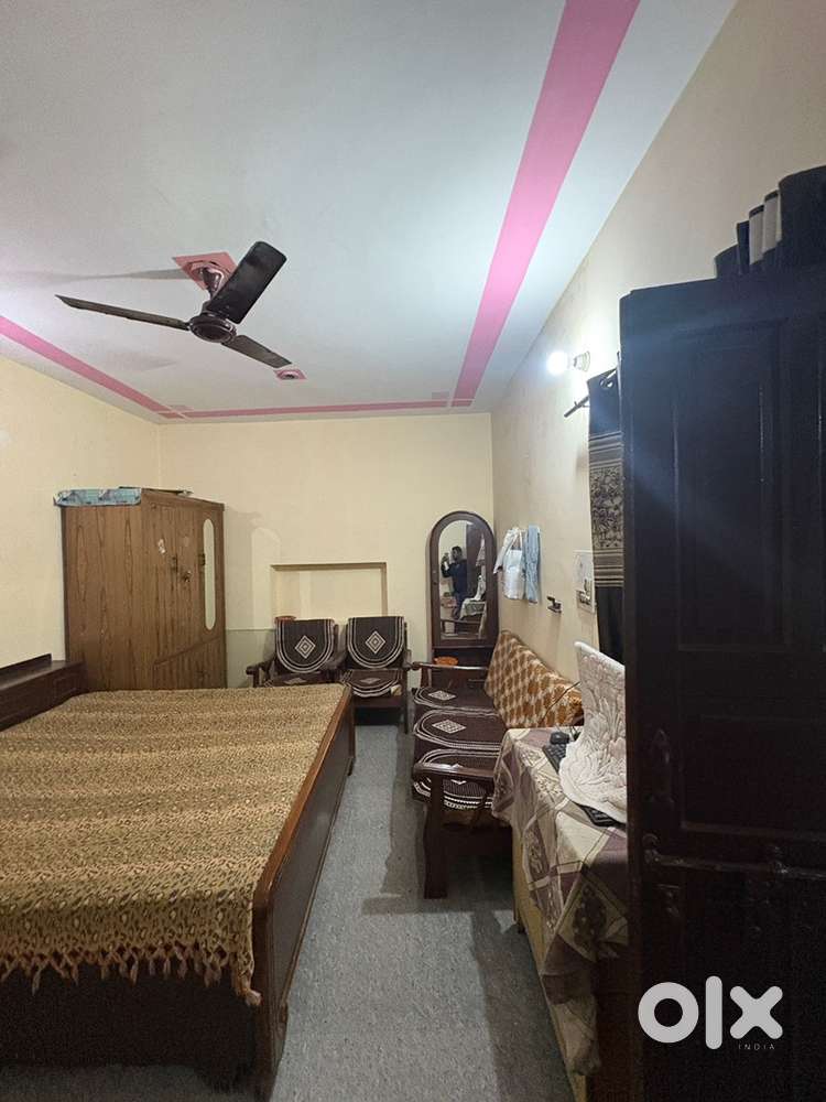 Fully furnished room for couples or girls only