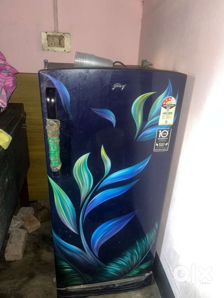 8000₹ godrej 3 star Fridge