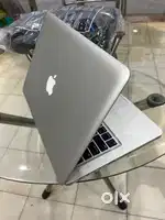 MacBook Pro i5 8gb 128gb 500gb ssd. Rs 17k