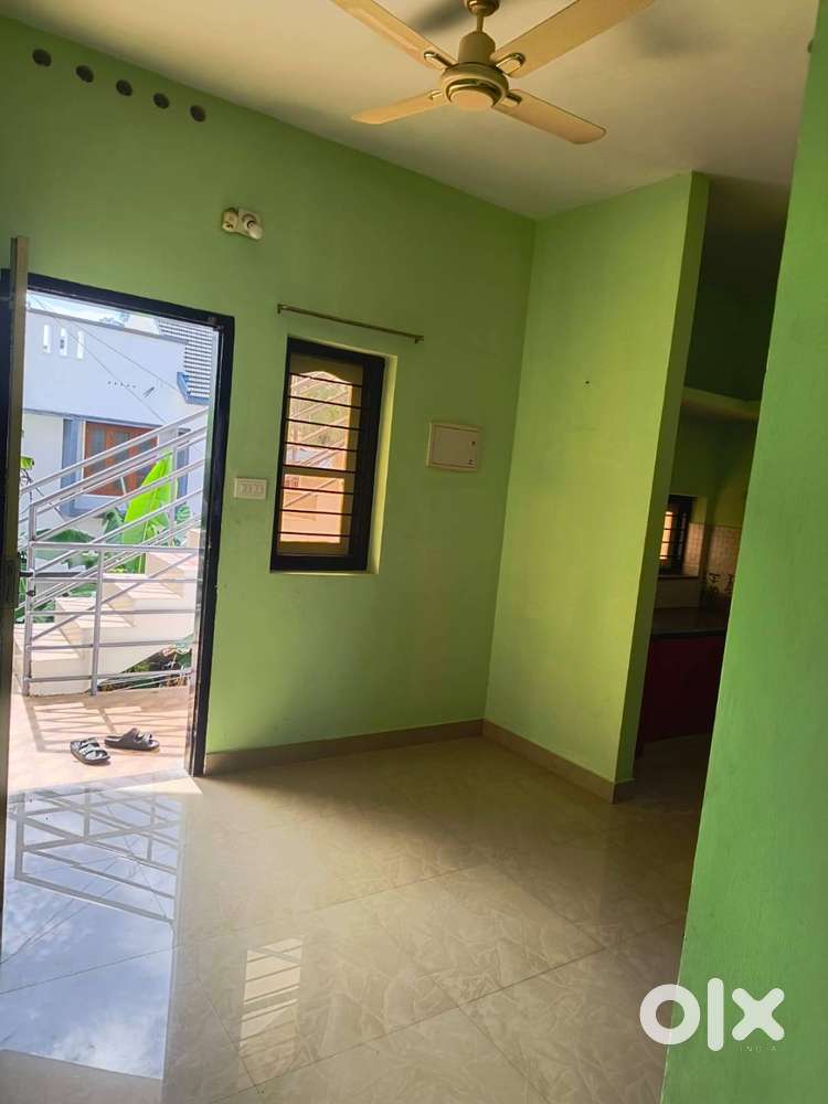 ANAYARA 1 BHK FIRST FLOOR SEMI FURNISHED  HOUSE FOR RENT