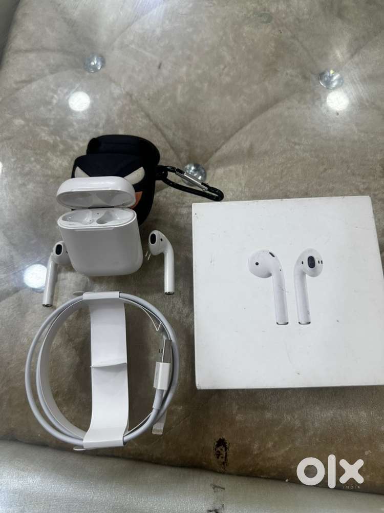 apple airpods in warrenty for sale with box ,bill,charger