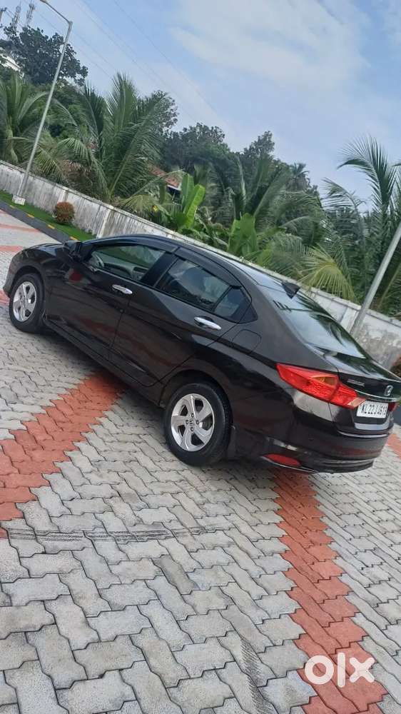 City Petrol V MT Single Owner