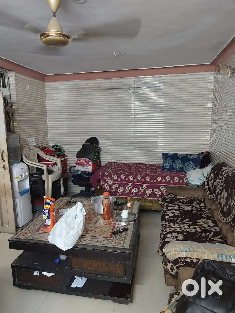 Khana banane k liye maid ki zarurat hai