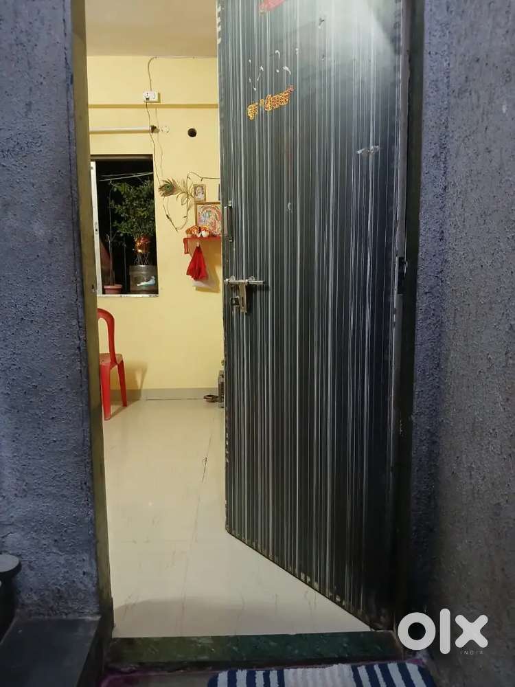 Require 2 female pg.