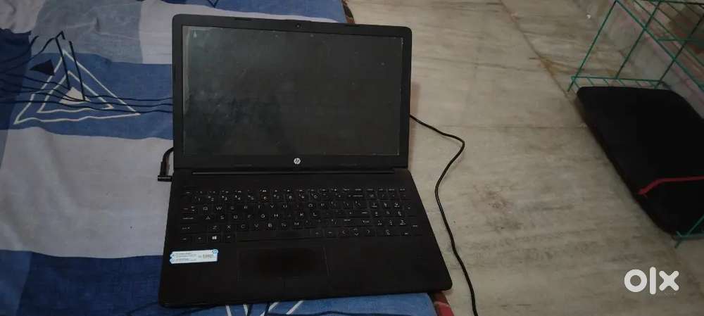 HP 15q APU Dual Core A6 A6-9225 - (4 GB/1 TB HDD/Windows 10 Home)