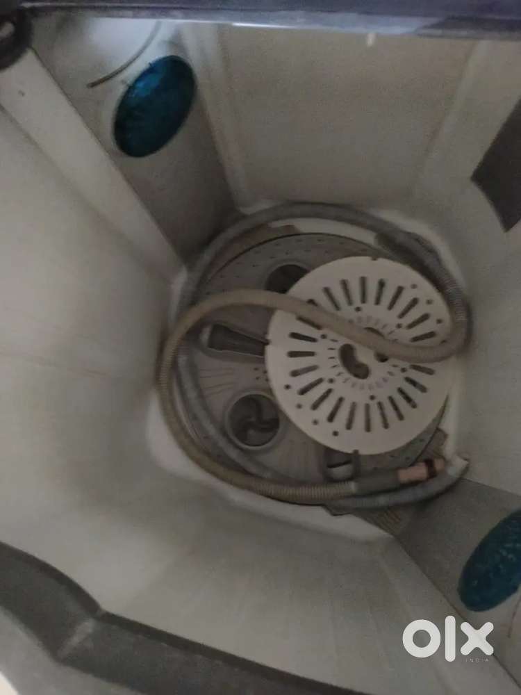 Semi automatic washing machine