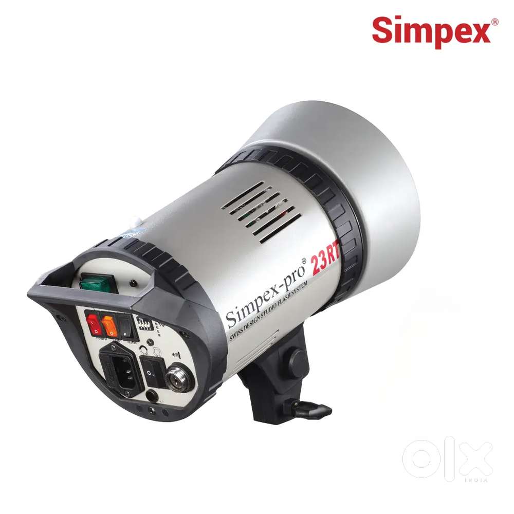 2 light and 2 havi stand 2 coud