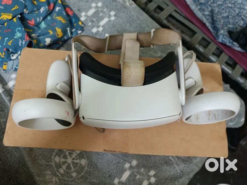 Meta Quest 2 and Playstation 4 for Sale