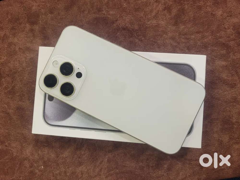 Iphone 15 pro max it's 98% battery but it's Refurbish PICE 100% condit