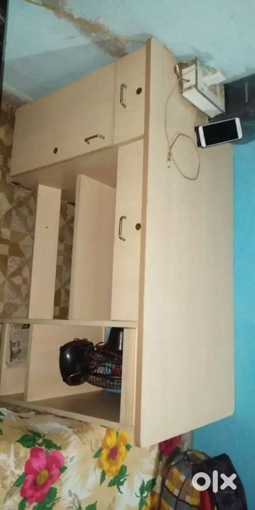 Computer table very good condition