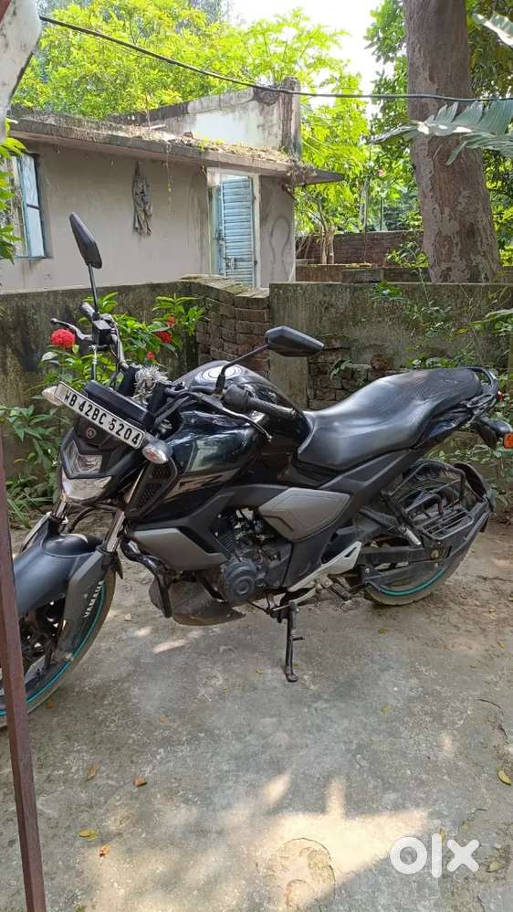 For Sale : Yamaha Bike (2022- model) - Excellent condition