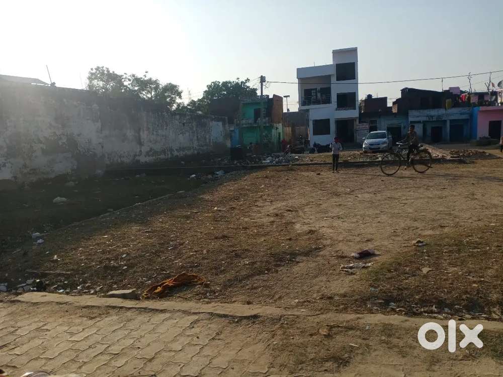 217.88वर्ग मीटर ka plot bikao hai ghoonghat marriage lawn ke pass