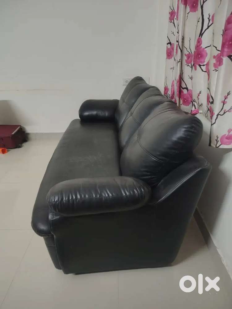 We want to sell sofa Well‑maintained 3+1‑seater sofa,around 2 yrs old.