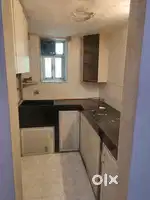 Require female flatmate