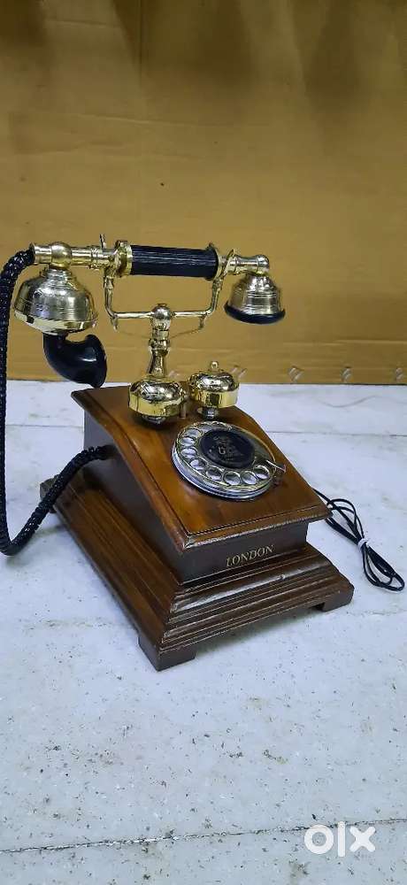Antique and Vintage time Land line Telephones for sell
