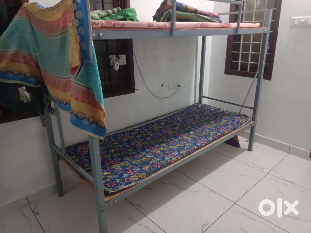 Bunk bed/ double decker bed