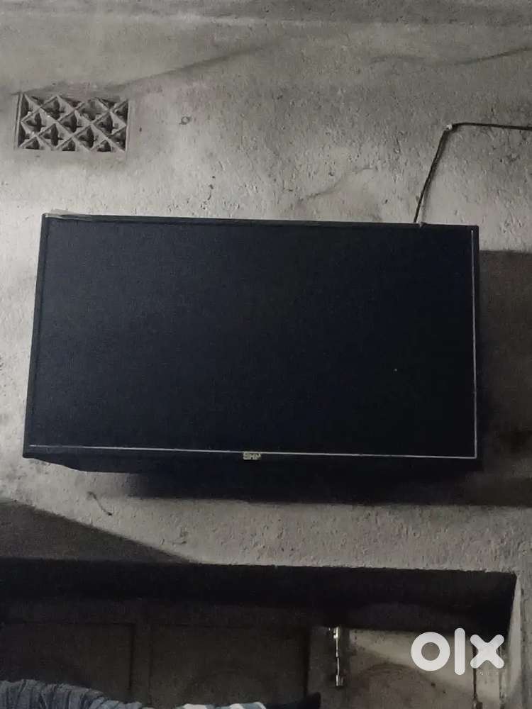 A1 CONDITION 32 INCH SRP LED TV
