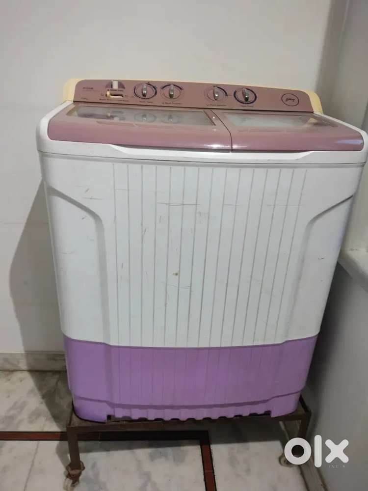 Godrej ws Edge 700 ct (2016)