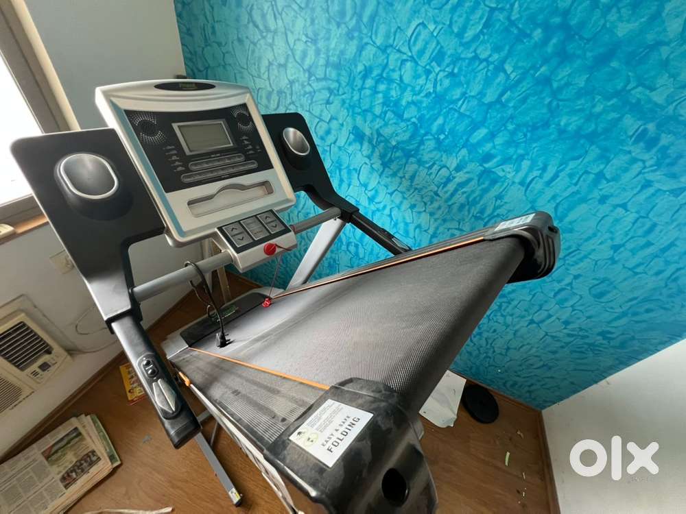 Treadmill with 3.5HP DC motor, for home use - 4 years old