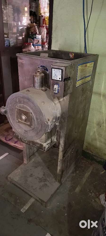 Yah chakki bechna hai please contact Karen