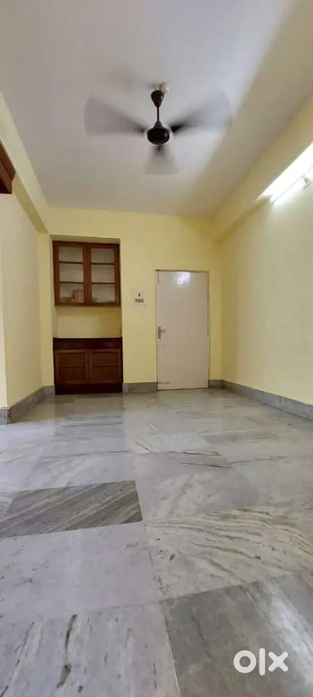 Fully independent zoo road single room 7k. 2bhk 14k Running water