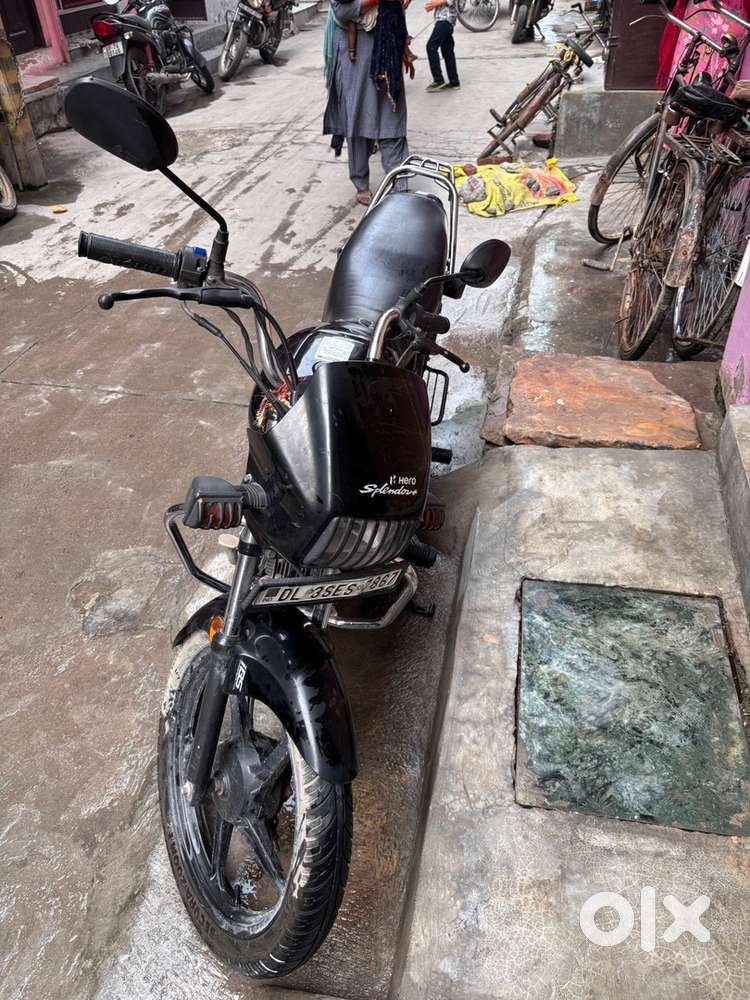 Hero Splendor Plus Black and Accent